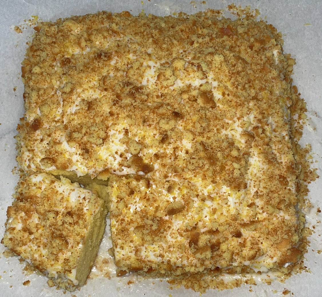 Lemon Crunch Cake. (12 Slices)